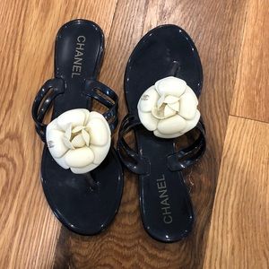 Chanel Camellia Black/ivory jelly sandal